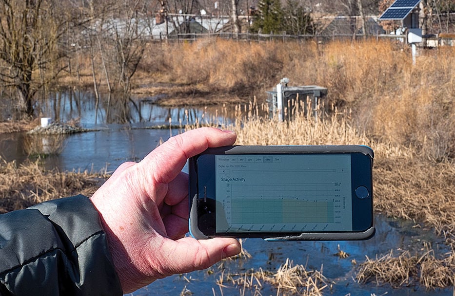 Smart ponds_phone monitor